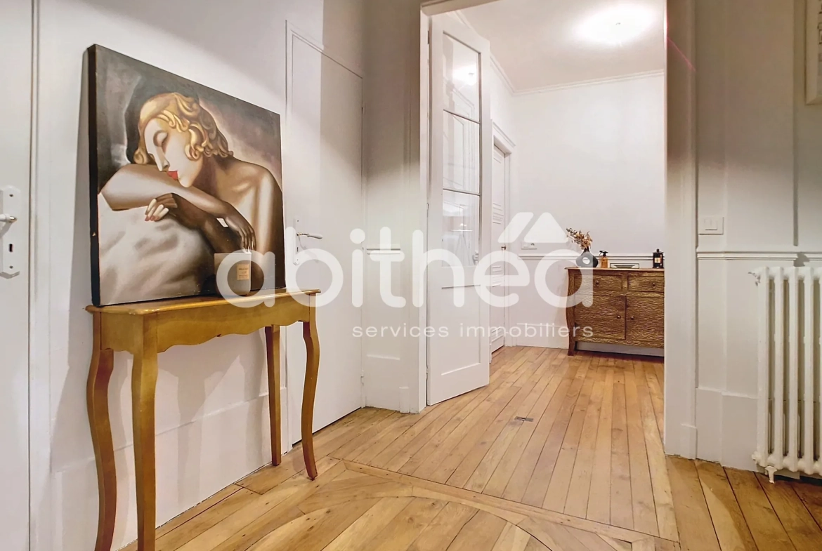 Appartement de 160 m² avec vue sur la cathédrale à Troyes 