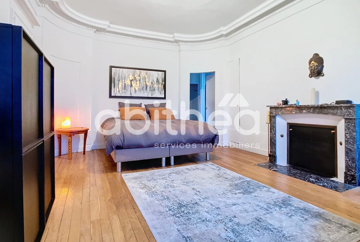 Appartement de 160 m² avec vue sur la cathédrale à Troyes 