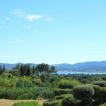 Villa de style bastide avec vue mer et piscine à Grimaud - Prestige et confort