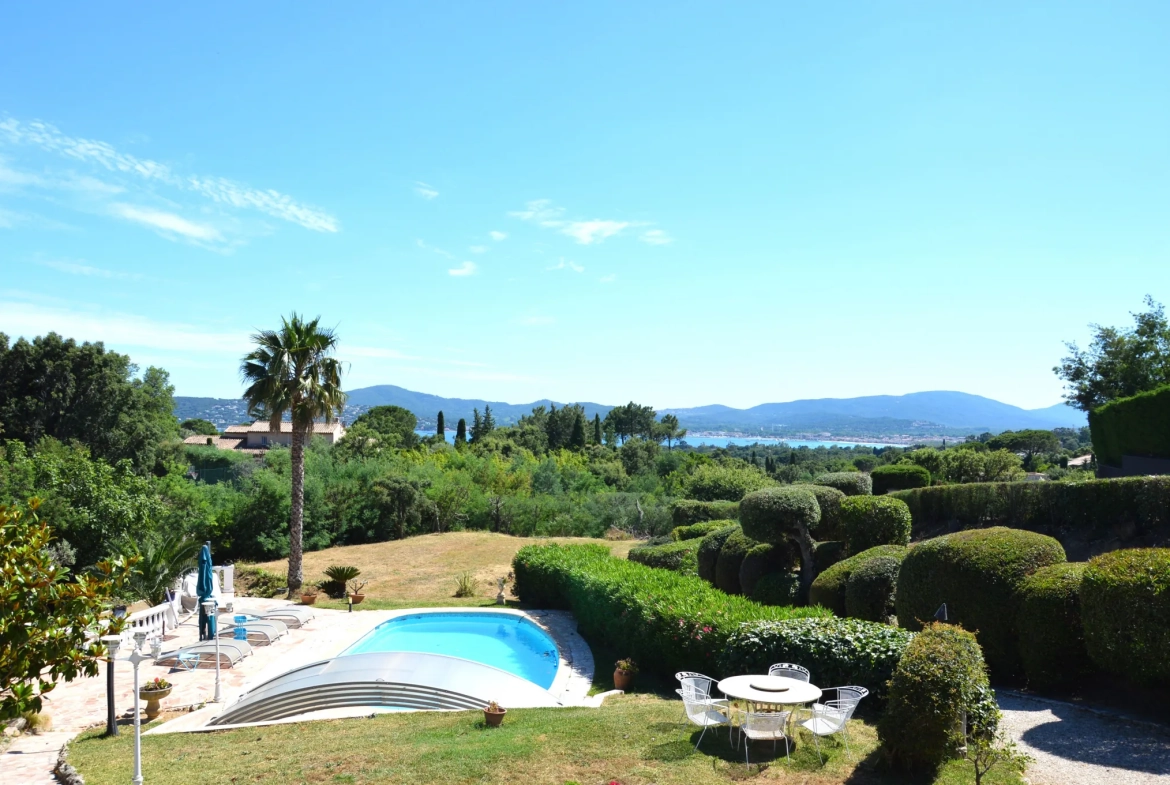 Villa de style bastide avec vue mer et piscine à Grimaud - Prestige et confort 