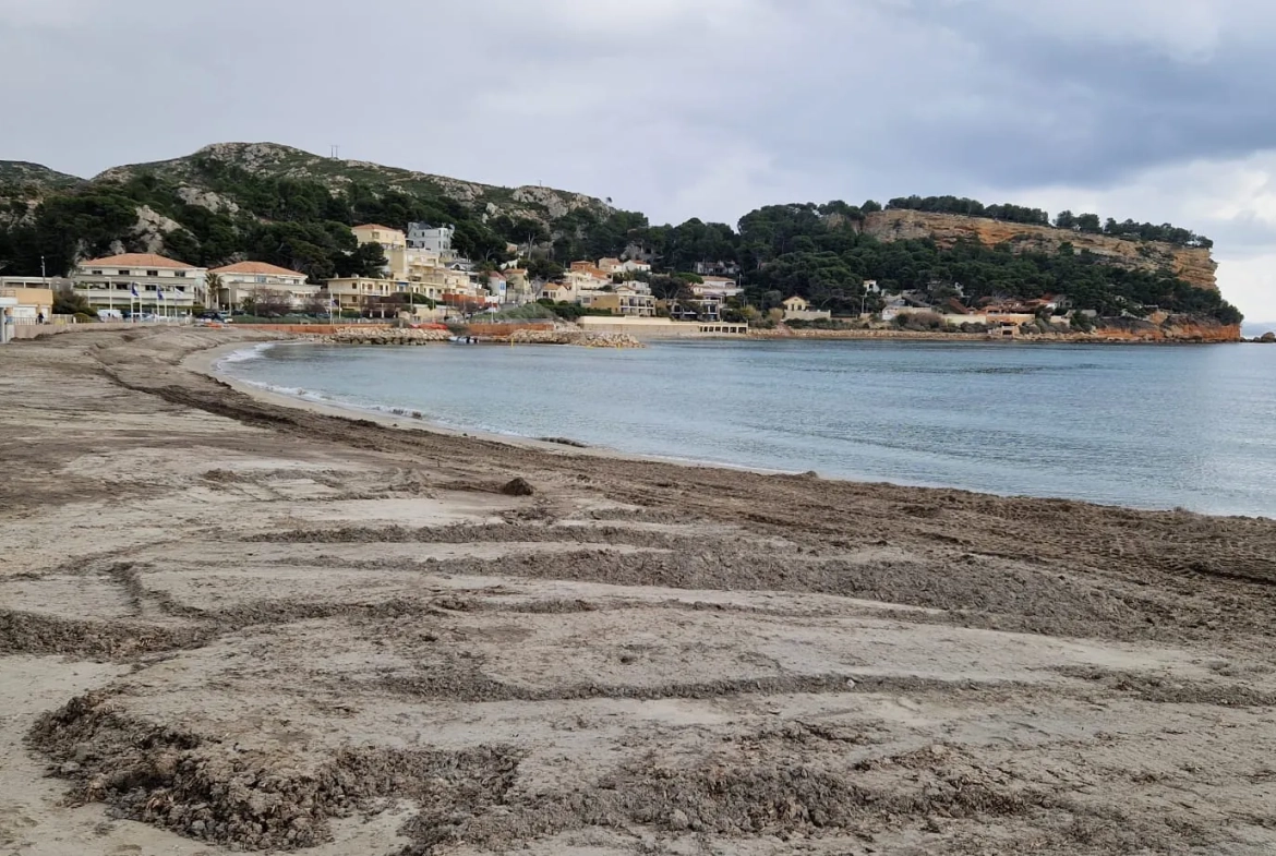 Achat d'un studio avec terrasse et parking privé sur la plage du Rouet à Carry le Rouet 