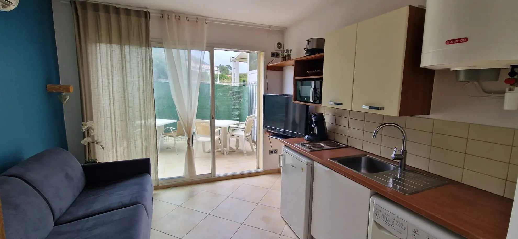 Achat d'un studio avec terrasse et parking privé sur la plage du Rouet à Carry le Rouet 