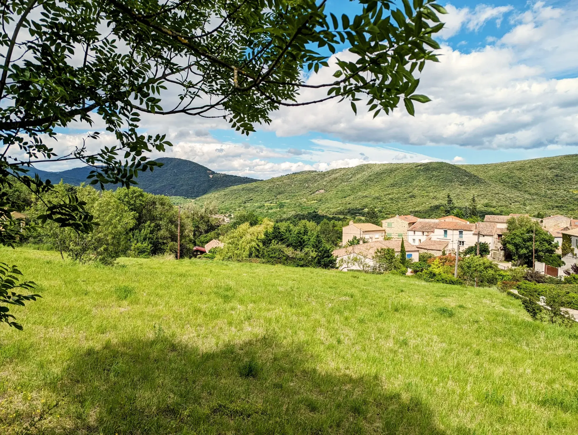 Terrains constructibles dans le Pradal avec vue dominante et exposition sud 