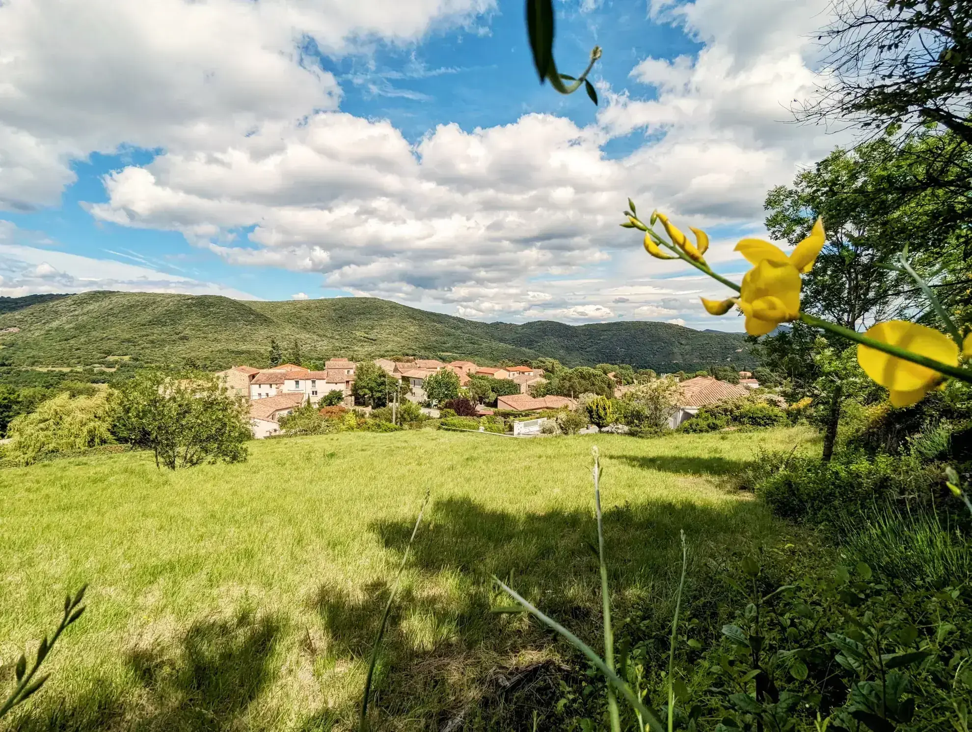 Terrains constructibles dans le Pradal avec vue dominante et exposition sud 