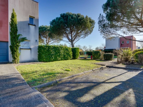 Vente d'un appartement T2 de 43m² avec balcon et parking à Saint-Louis-de-Montferrand