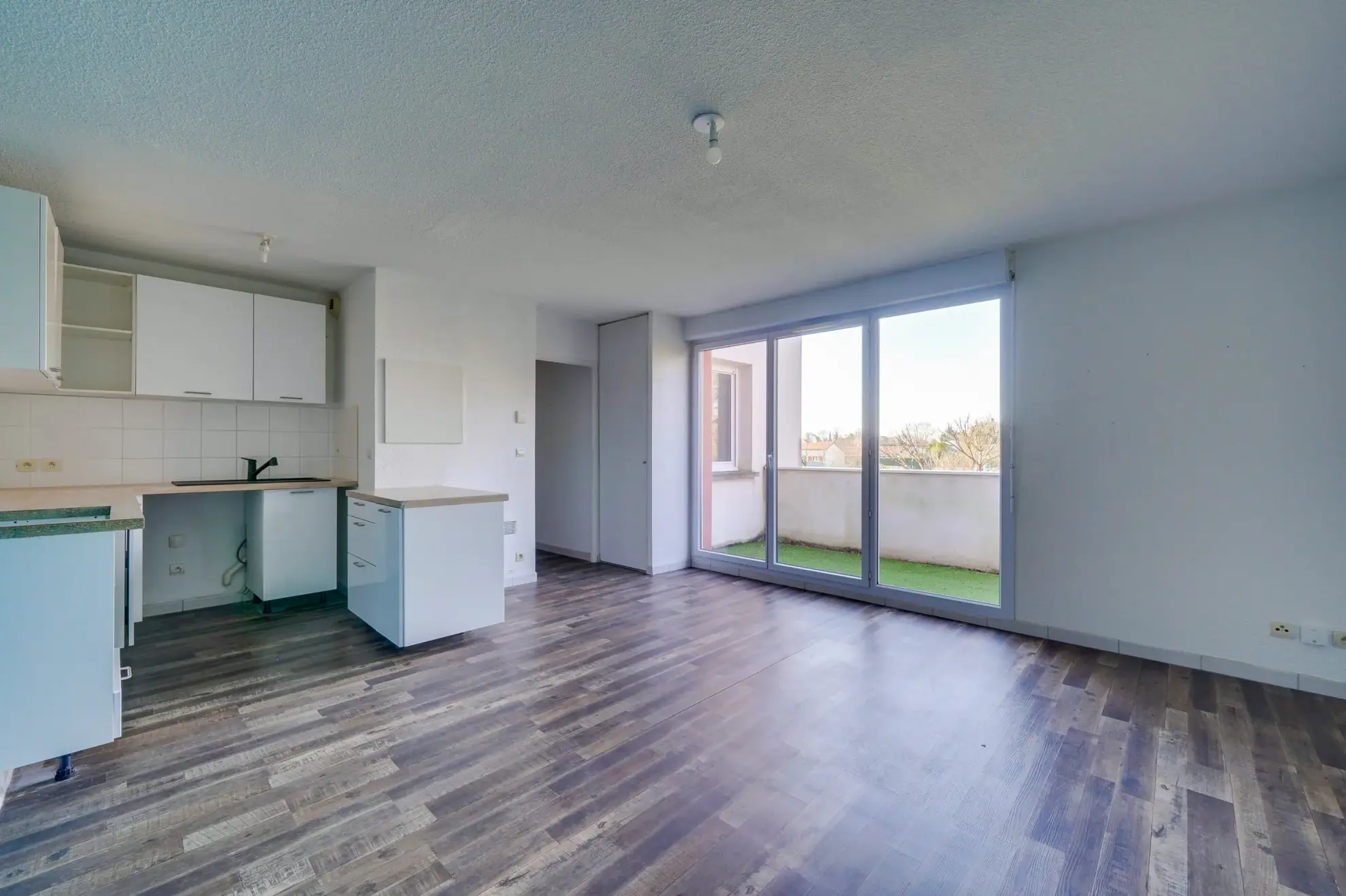Vente d'un appartement T2 de 43m² avec balcon et parking à Saint-Louis-de-Montferrand 