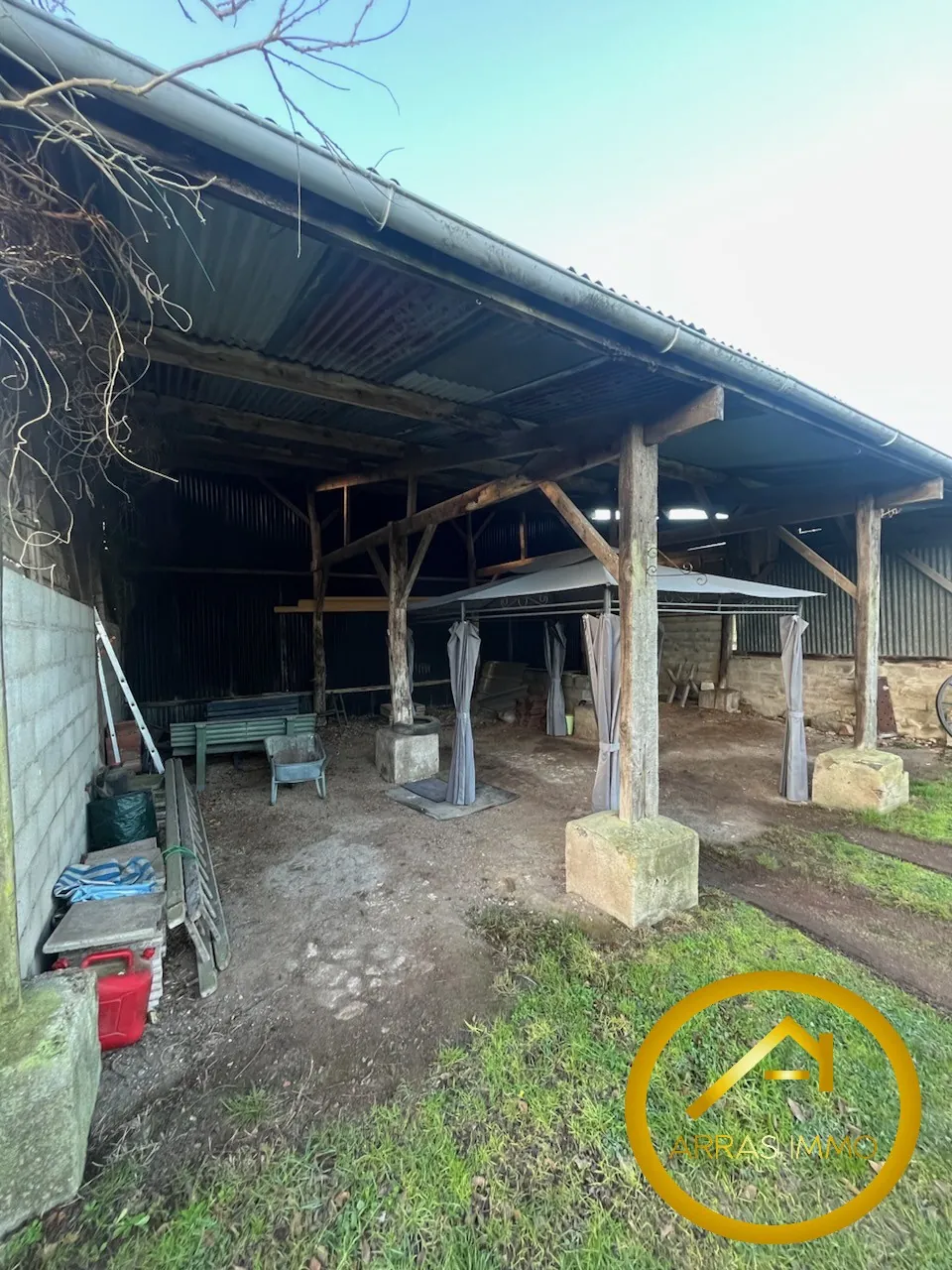 Fermette de 210 m² à Ficheux avec jardin et dépendances, fort potentiel 