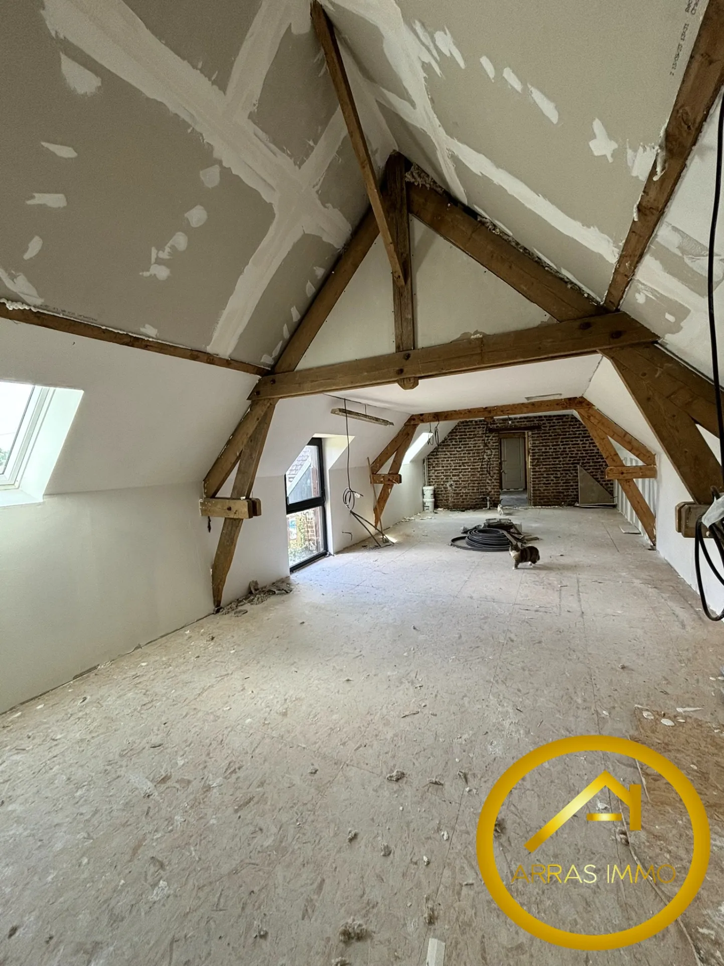 Fermette de 210 m² à Ficheux avec jardin et dépendances, fort potentiel 