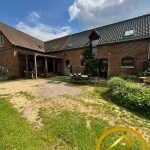 Fermette de 210 m² à Ficheux avec jardin et dépendances, fort potentiel