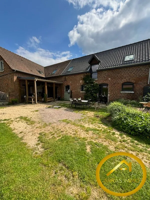 Fermette de 210 m² à Ficheux avec jardin et dépendances, fort potentiel 