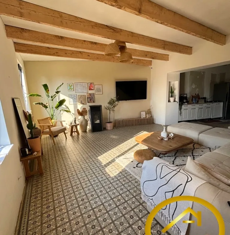 Fermette de 210 m² à Ficheux avec jardin et dépendances, fort potentiel 