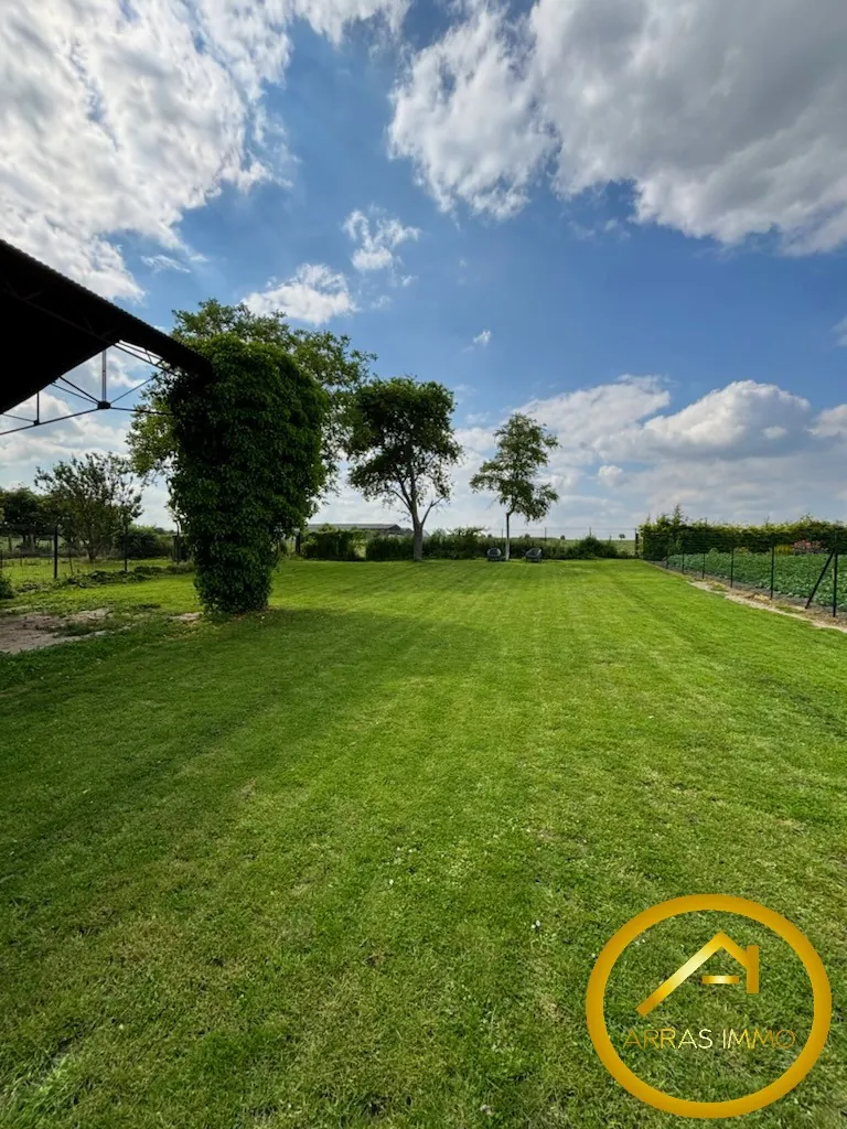 Fermette de 210 m² à Ficheux avec jardin et dépendances, fort potentiel 