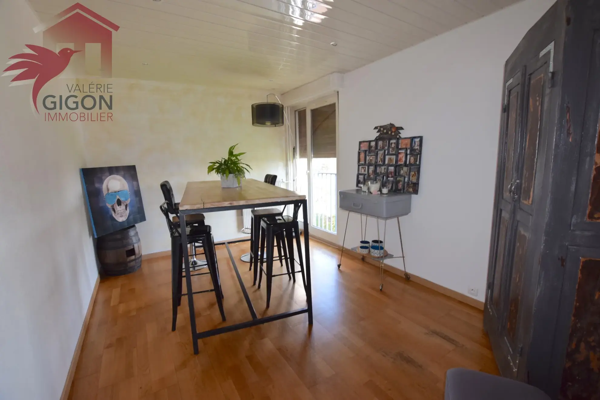 Appartement F5 lumineux avec grand balcon, garage et vue panoramique à Grand Charmont 
