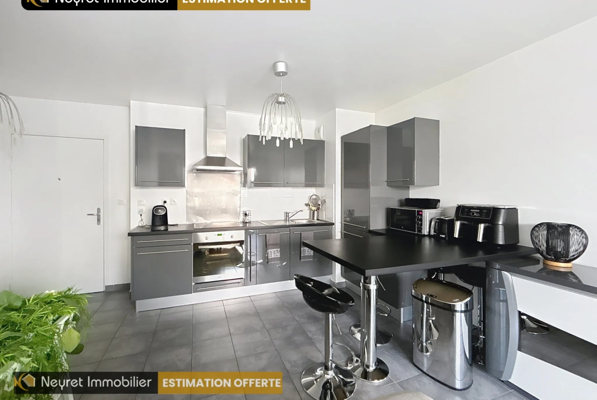 Appartement T3 à Saint-Fons avec parking et balcon, disponibilité novembre 2025 