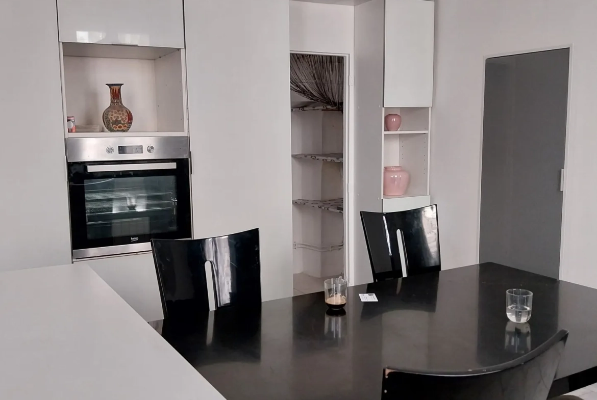 Grande maison de village à vendre à Arles-sur-Tech avec potentiel d'aménagement 