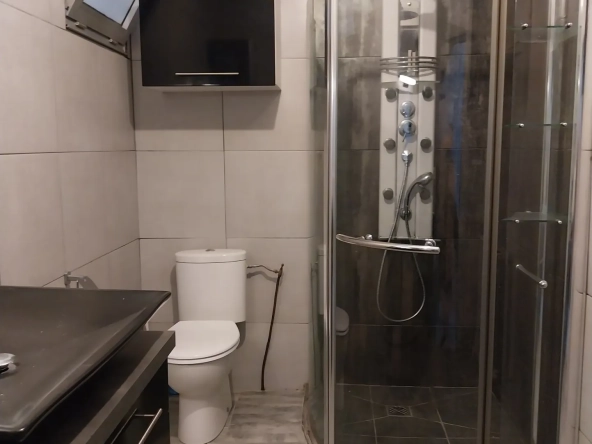 Grande maison de village à vendre à Arles-sur-Tech avec potentiel d'aménagement 