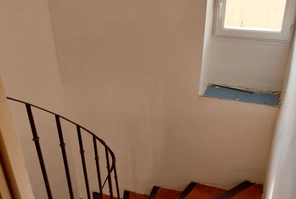 Grande maison de village à vendre à Arles-sur-Tech avec potentiel d'aménagement 