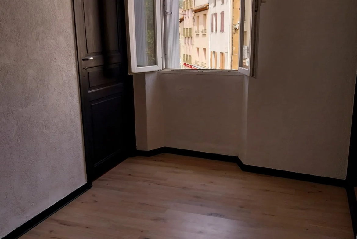 Grande maison de village à vendre à Arles-sur-Tech avec potentiel d'aménagement 