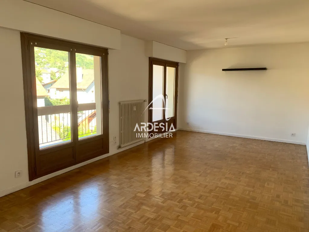 Appartement lumineux de 75,58 m² avec balcon, cave et garage à Saint Jean de Maurienne 