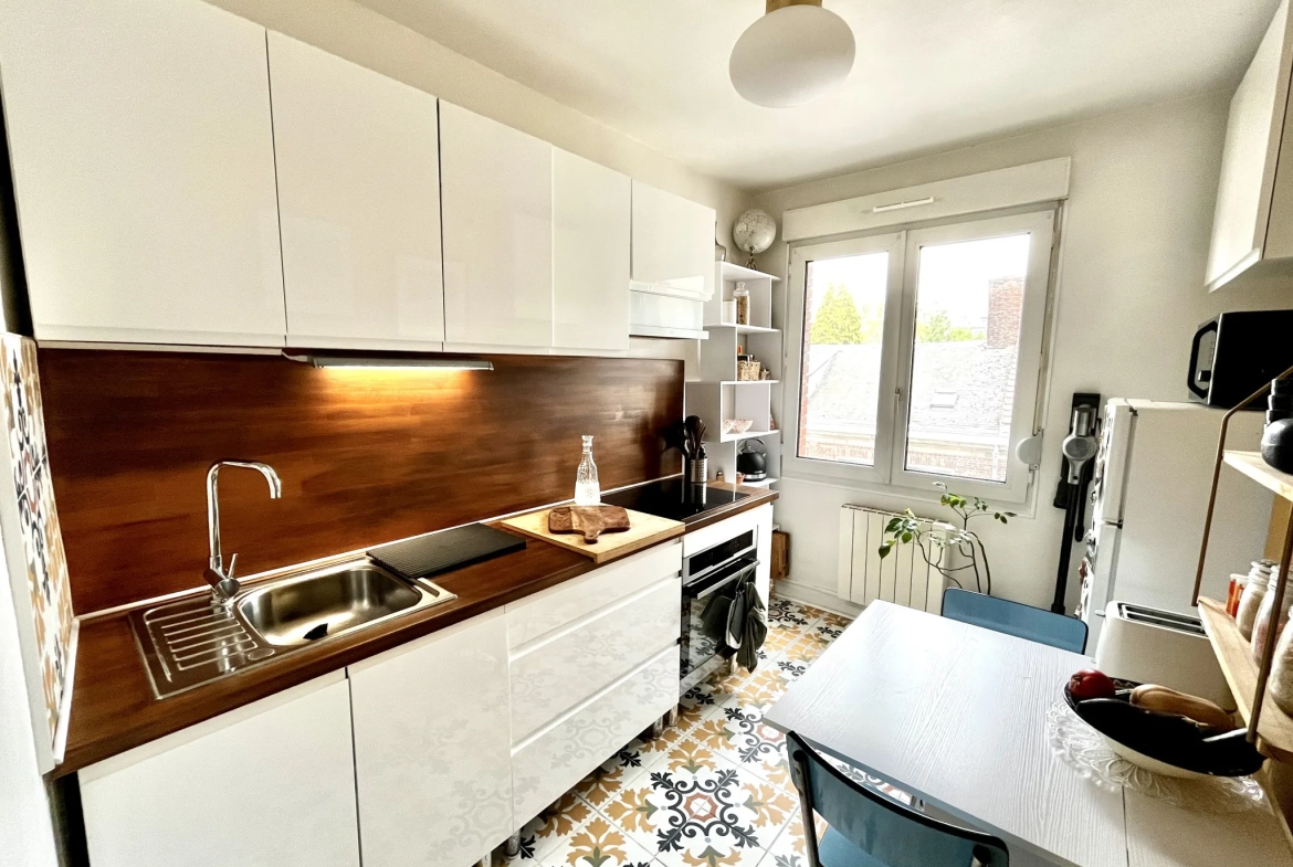 Vieux Lille - Appartement T2 rénové au cœur du secteur recherché 