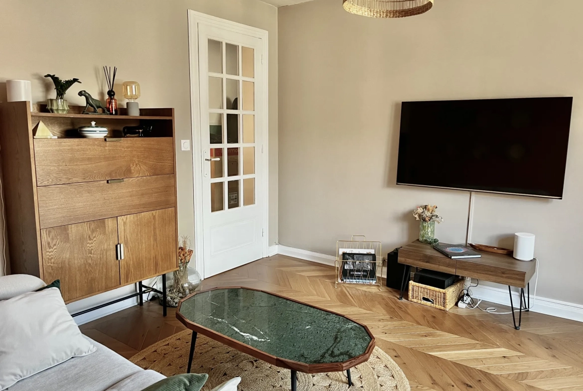 Vieux Lille - Appartement T2 rénové au cœur du secteur recherché 