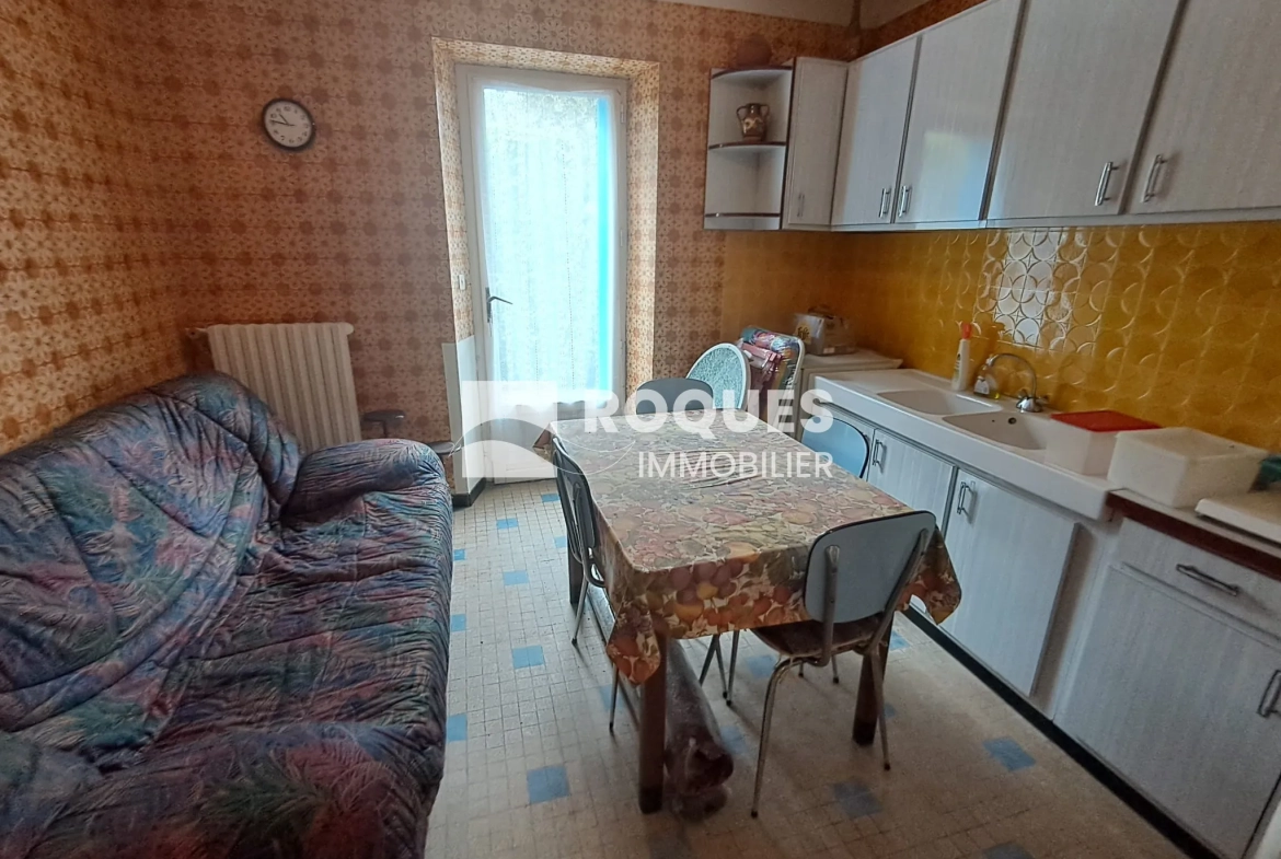 Maison T5 à Saint-Rome de Cernon avec Grand Terrain et Potentiel de Rénovation 