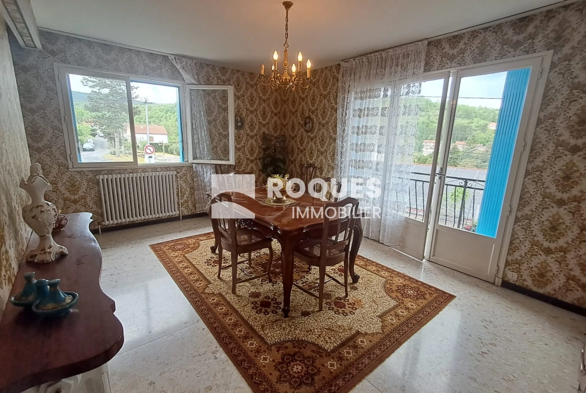 Maison T5 à Saint-Rome de Cernon avec Grand Terrain et Potentiel de Rénovation 