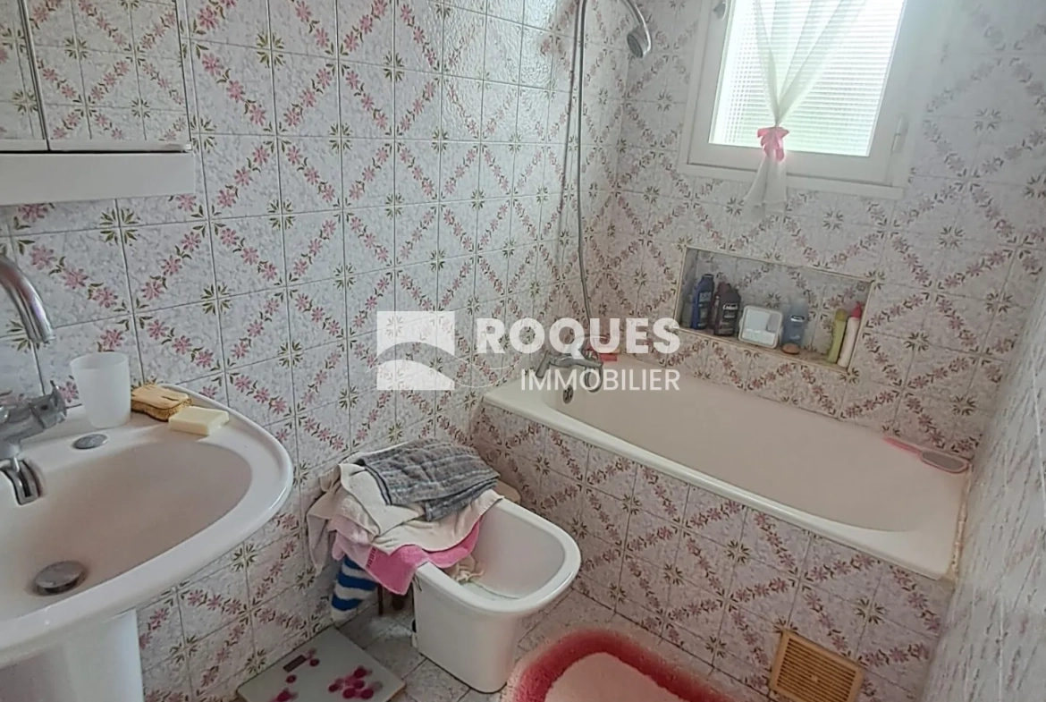 Maison T5 à Saint-Rome de Cernon avec Grand Terrain et Potentiel de Rénovation 