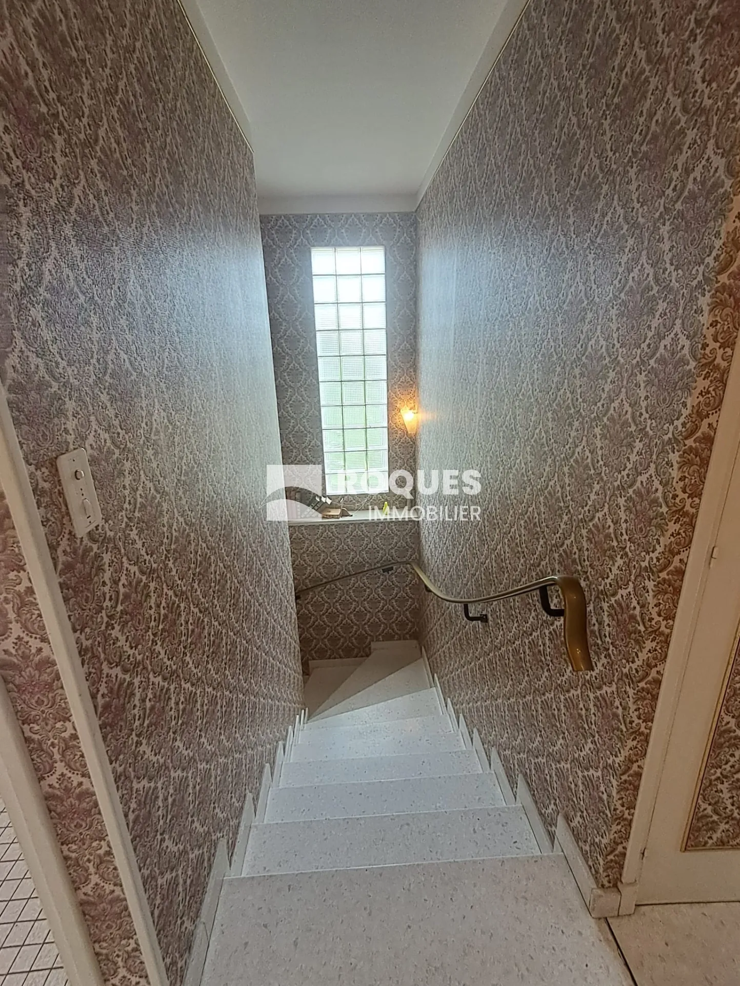 Maison T5 à Saint-Rome de Cernon avec Grand Terrain et Potentiel de Rénovation 