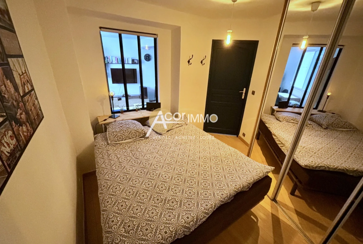 Appartement T2 rénové avec terrasse à Toulon Ouest sur les hauteurs de l'Escaillon 