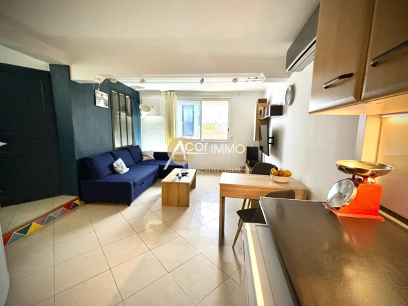 Appartement T2 rénové avec terrasse à Toulon Ouest sur les hauteurs de l'Escaillon