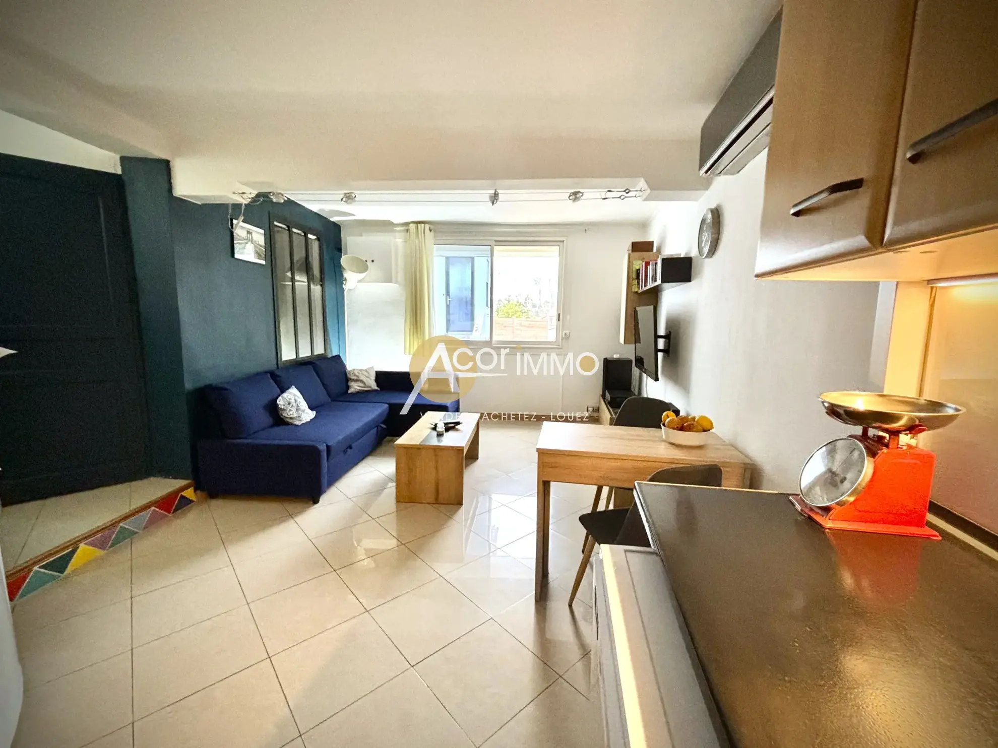 Appartement T2 rénové avec terrasse à Toulon Ouest sur les hauteurs de l'Escaillon 