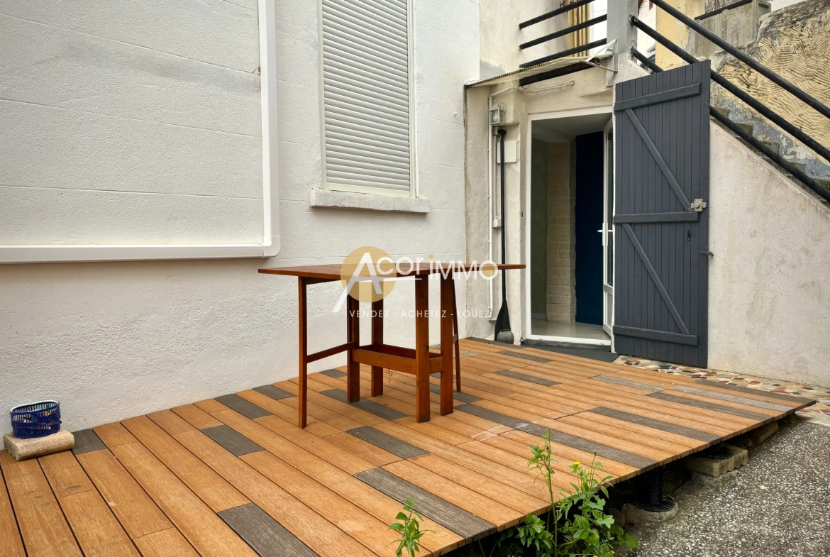 Appartement T2 rénové avec terrasse à Toulon Ouest sur les hauteurs de l'Escaillon 