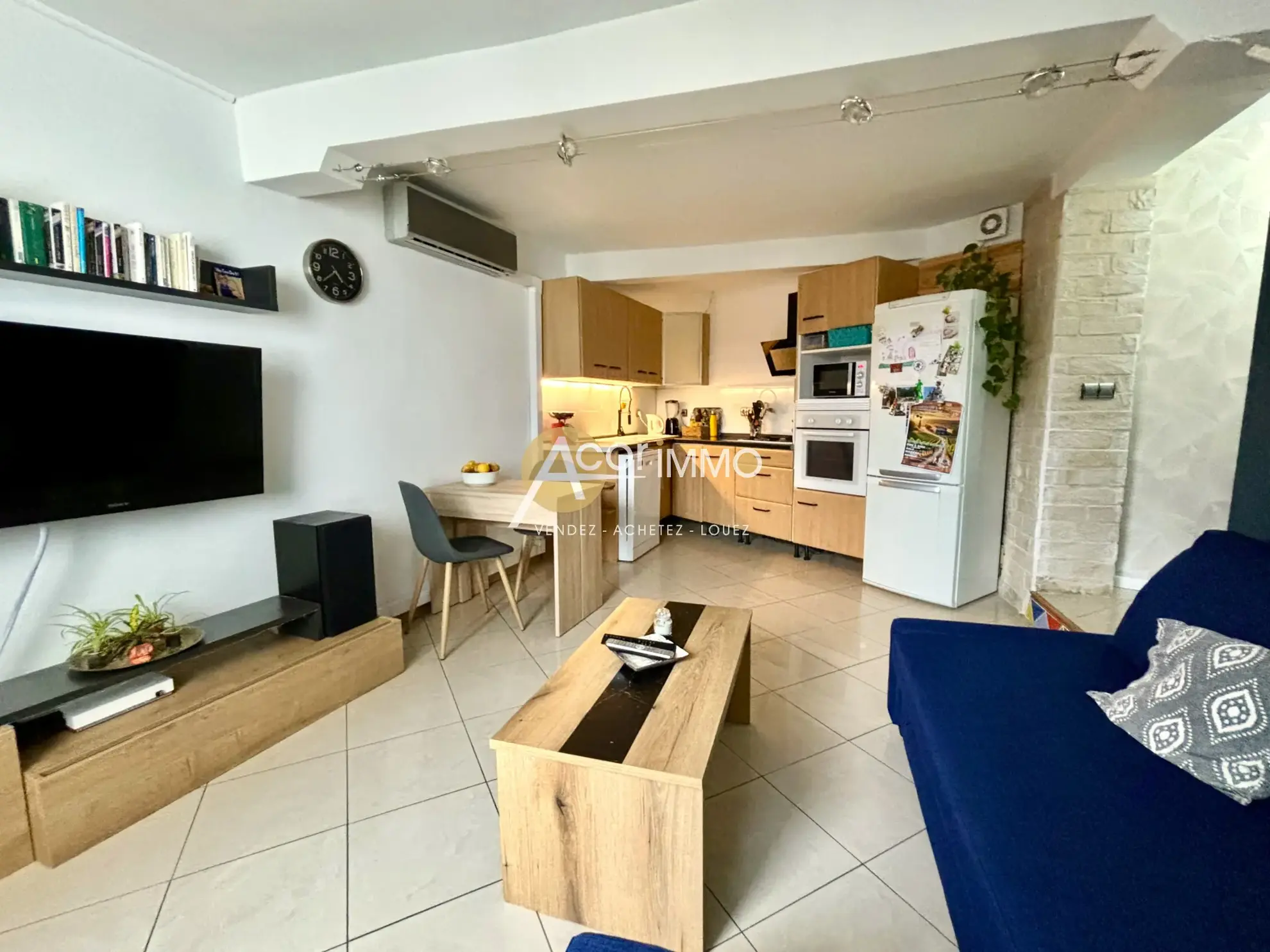 Appartement T2 rénové avec terrasse à Toulon Ouest sur les hauteurs de l'Escaillon 