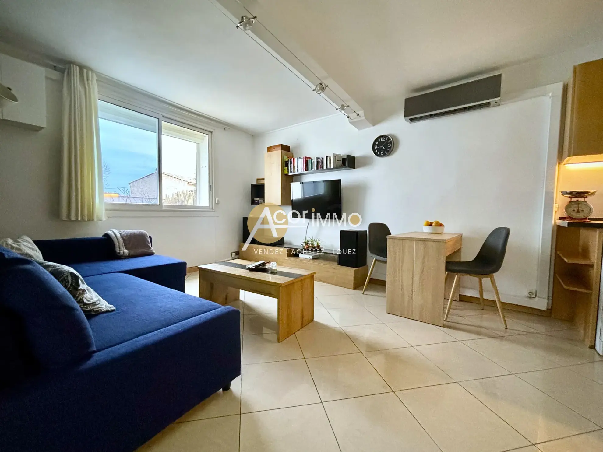 Appartement T2 rénové avec terrasse à Toulon Ouest sur les hauteurs de l'Escaillon 