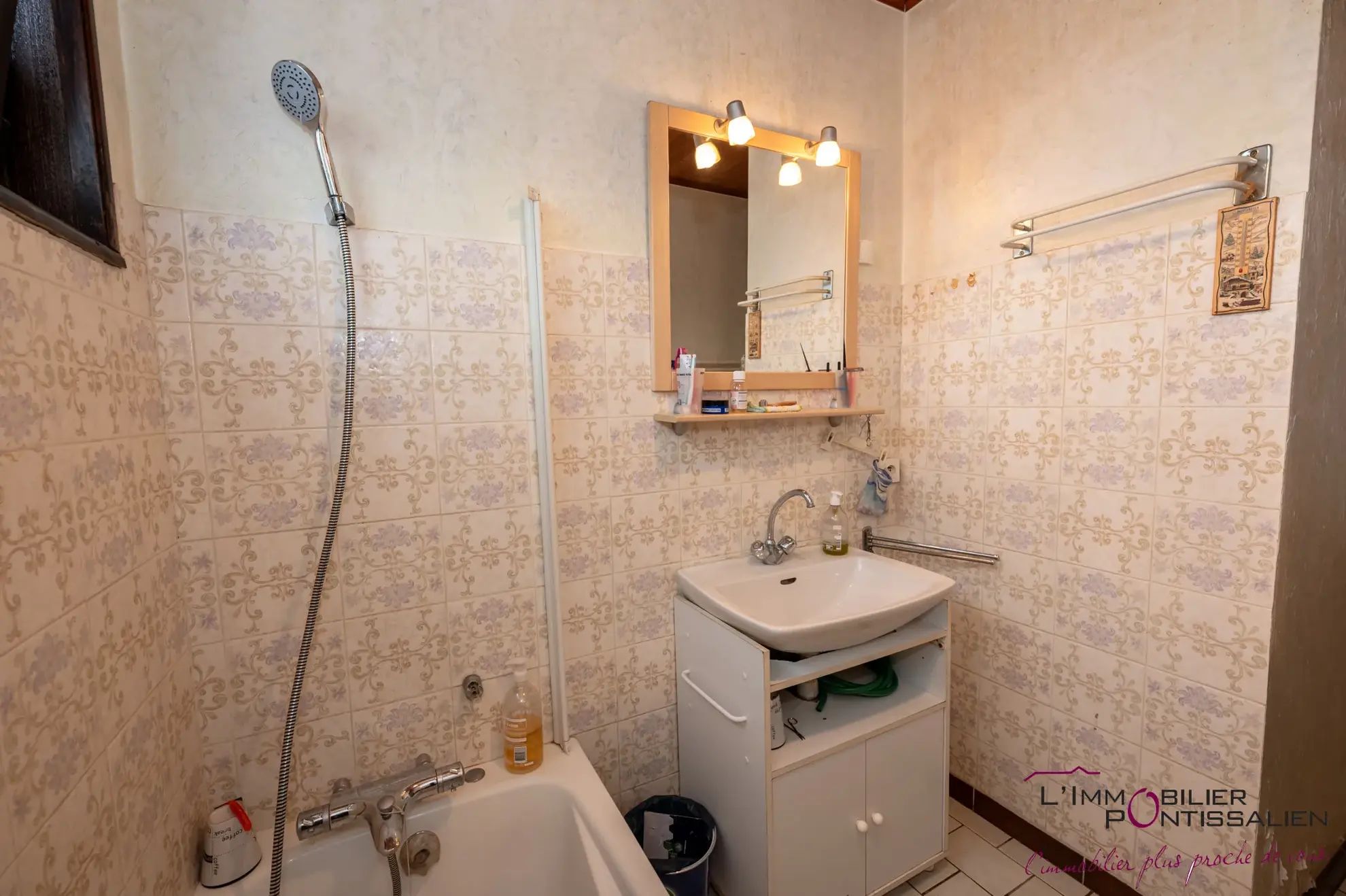 Maison familiale à La Riviere Drugeon proche Pontarlier avec terrain clos et garage 