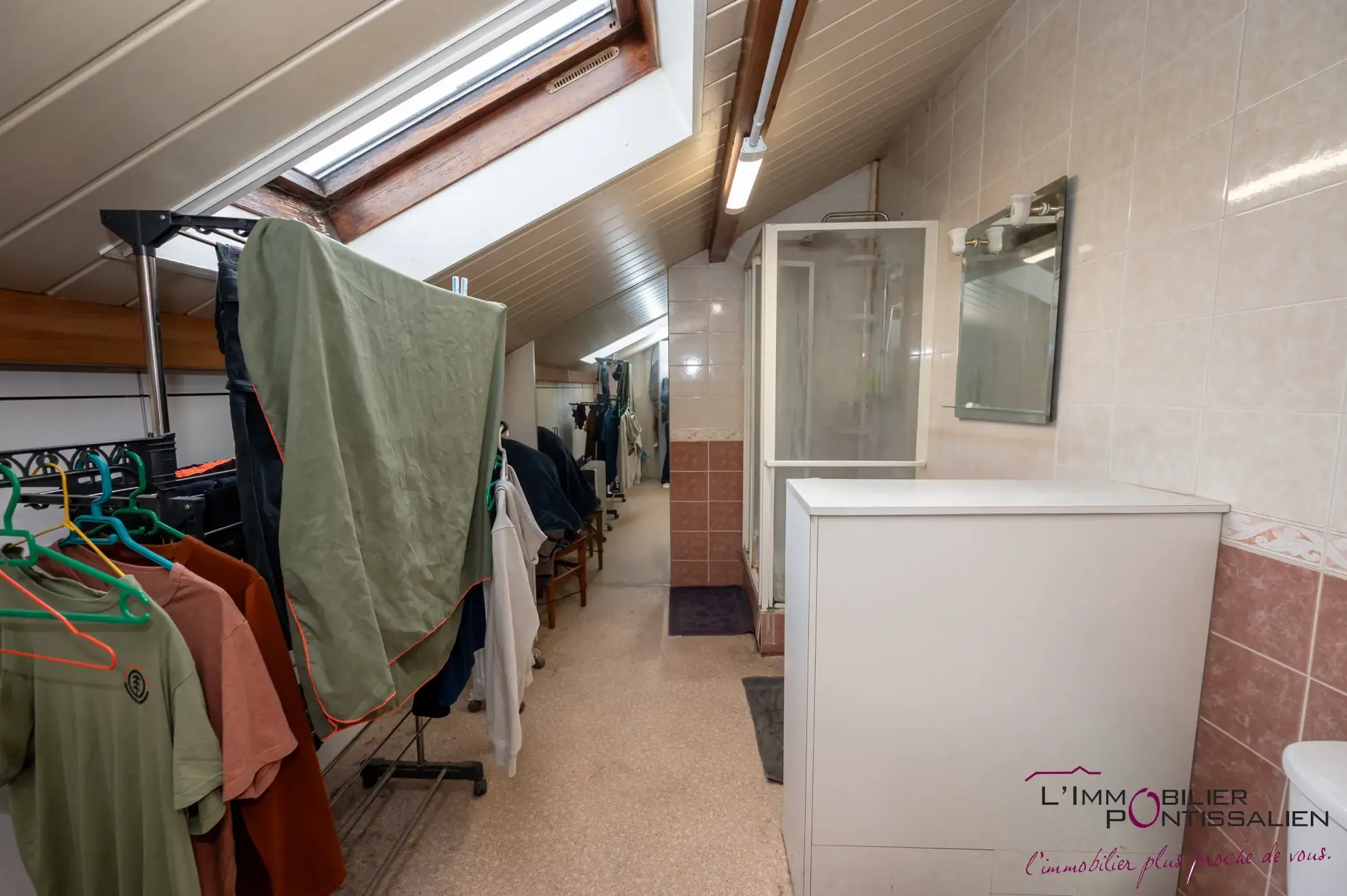 Maison familiale à La Riviere Drugeon proche Pontarlier avec terrain clos et garage 