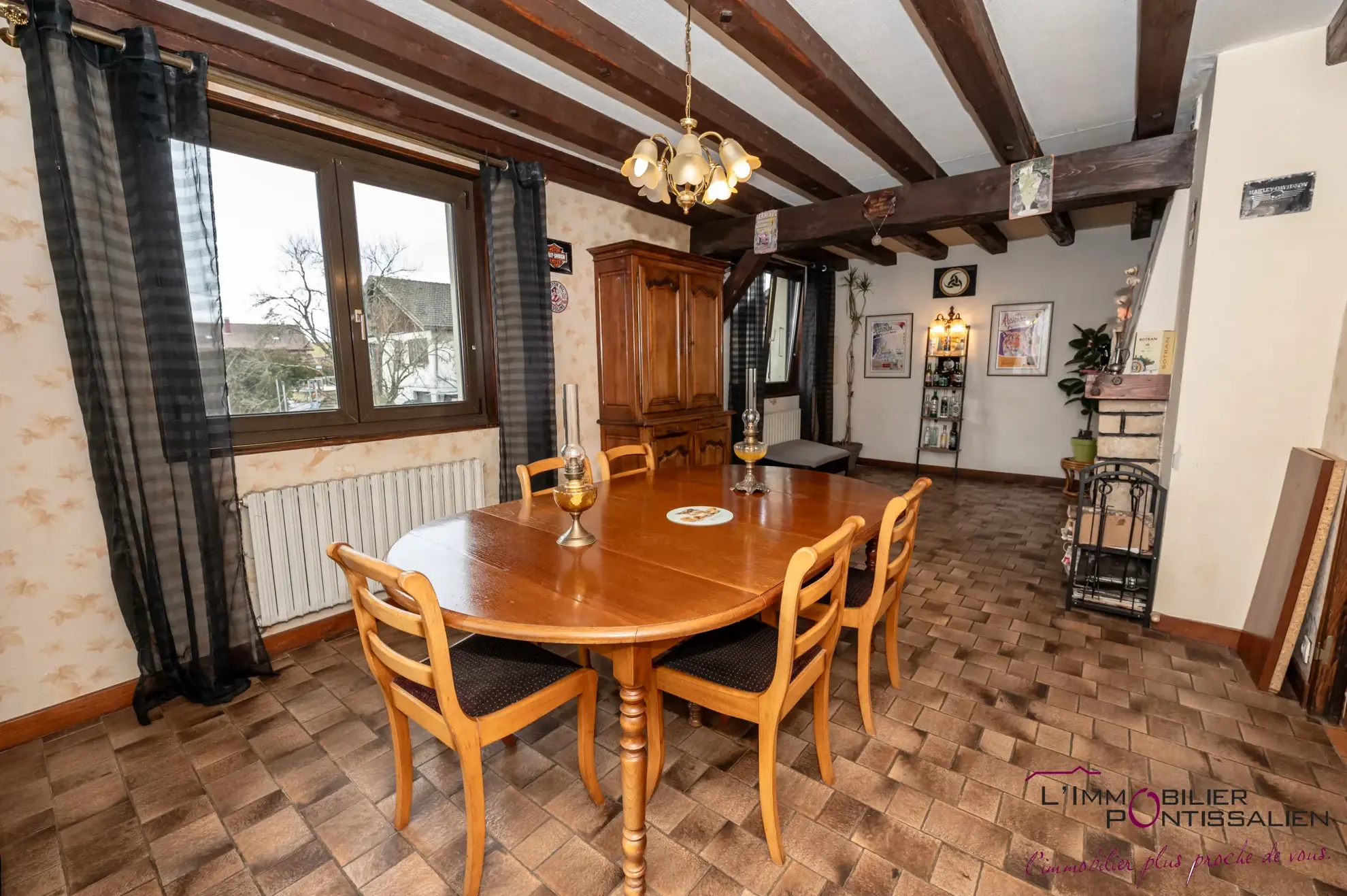 Maison familiale à La Riviere Drugeon proche Pontarlier avec terrain clos et garage 