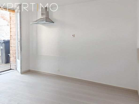 Maison rénovée de 48 m² avec terrasse en plein centre de Rue, Somme 