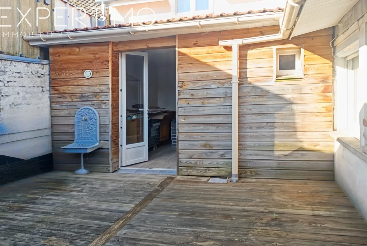 Maison rénovée de 48 m² avec terrasse en plein centre de Rue, Somme 