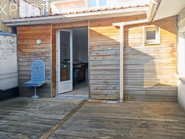 Maison rénovée de 48 m² avec terrasse en plein centre de Rue, Somme 