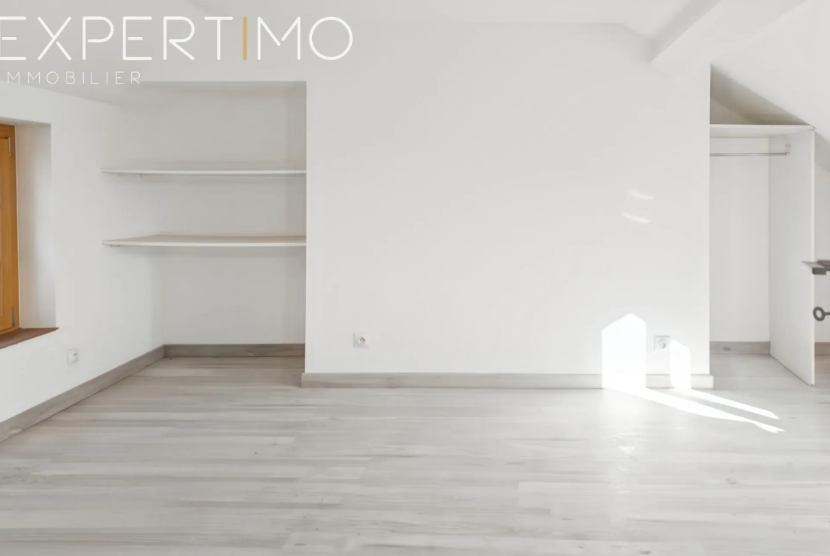 Maison rénovée de 48 m² avec terrasse en plein centre de Rue, Somme 
