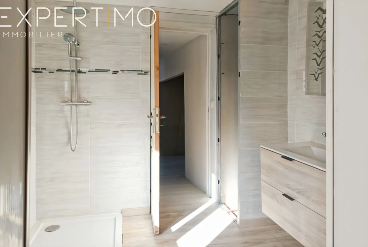 Maison rénovée de 48 m² avec terrasse en plein centre de Rue, Somme 