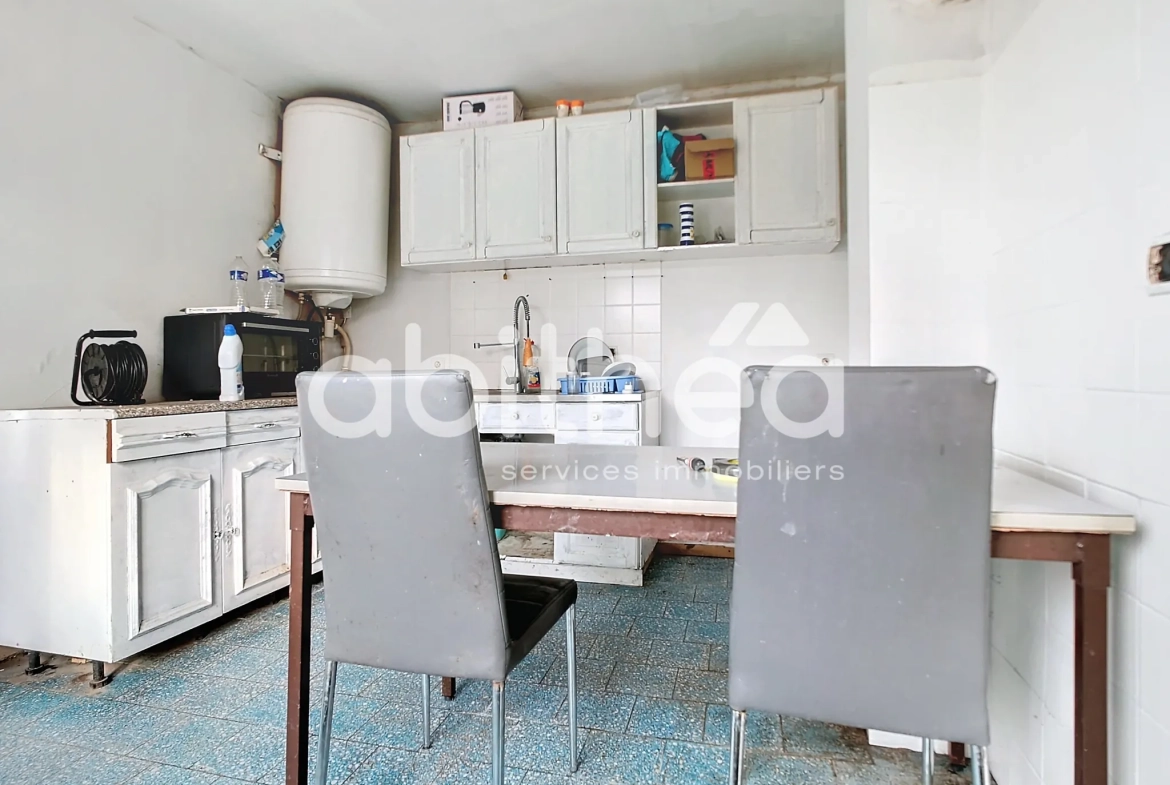 Maison à rénover de 55 m² avec grand terrain à Troyes – Opportunité d’investissement 