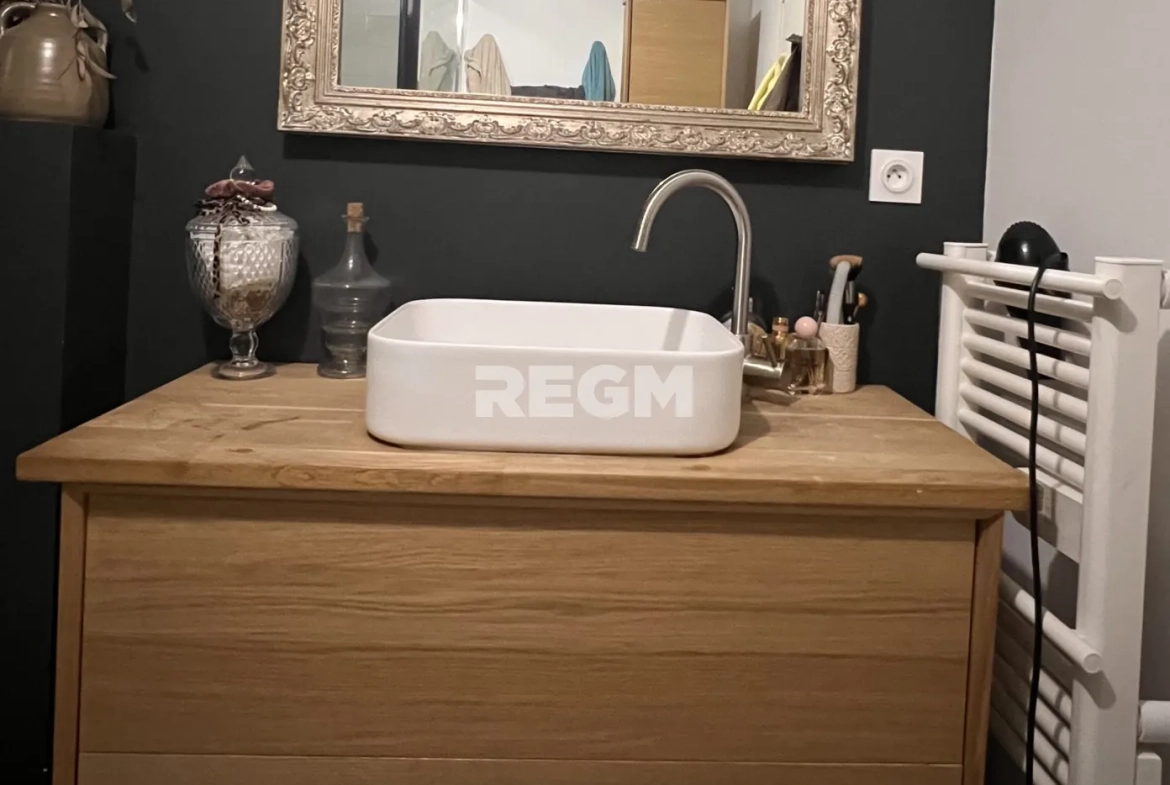Bel appartement T3 rénové en rez-de-chaussée à Saumur - Centre-ville 