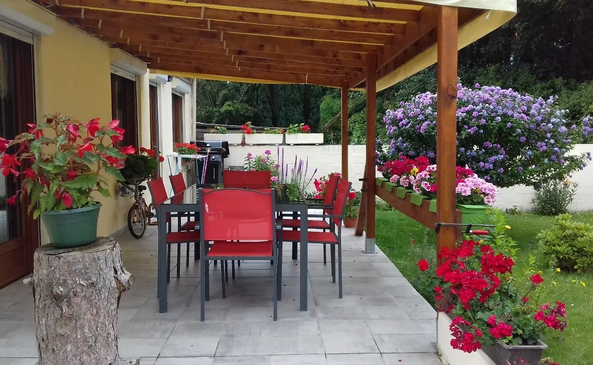 Belle maison de plain-pied de 150m² à Fouquieres-les-Lens avec jardin et garage 