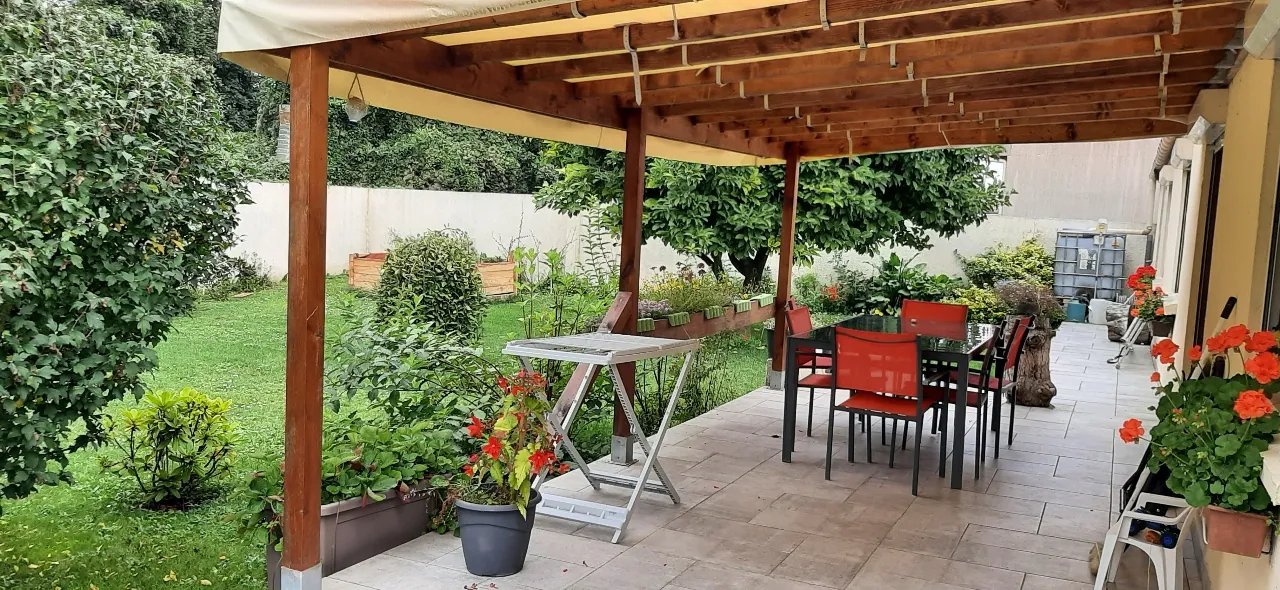 Belle maison de plain-pied de 150m² à Fouquieres-les-Lens avec jardin et garage 