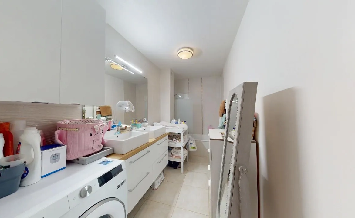 Appartement T3 rénové avec terrasse et parking à Montpellier 