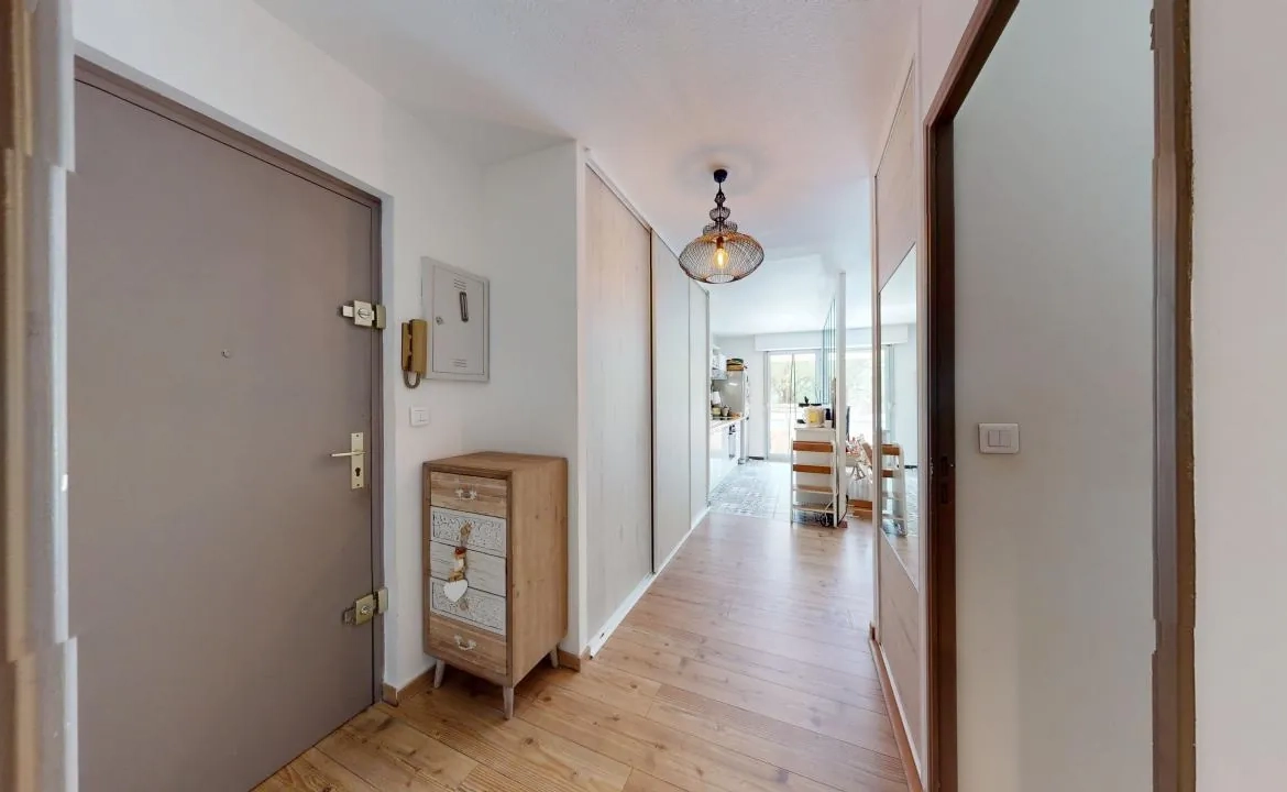 Appartement T3 rénové avec terrasse et parking à Montpellier 