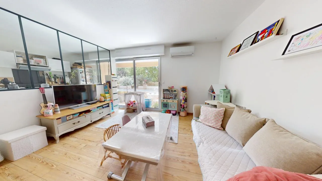 Appartement T3 rénové avec terrasse et parking à Montpellier 